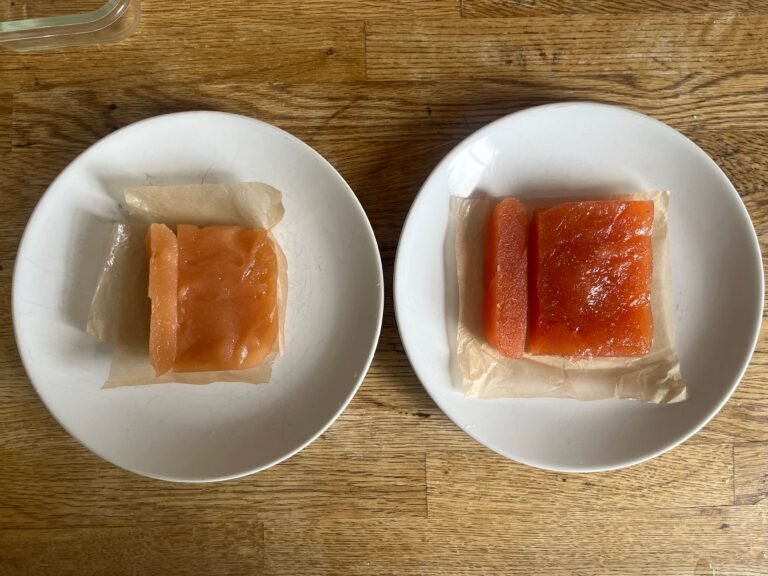 annospasta lautasella keittion taustalla