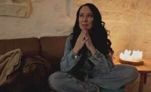 ellen jokikunnas esiintyy televisio ohjelmassa