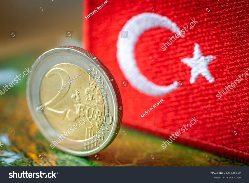 Pärjääkö Turkissa Euroilla vai tarvitaanko paikallinen valuutta