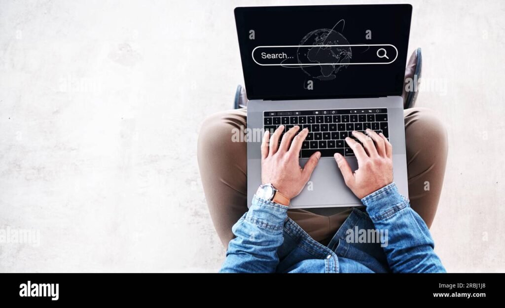 Miten YTJ:n kautta lopetetaan toiminimi helposti 1 henkilo selaa yritysrekisteria tietokoneella