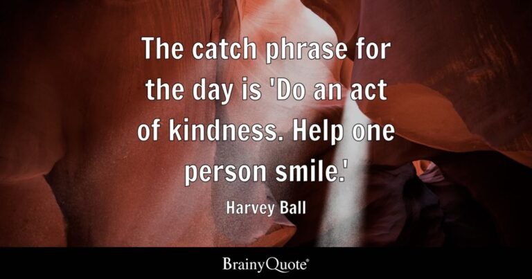 ihminen hymyilee ja tervehtii ystavallisesti