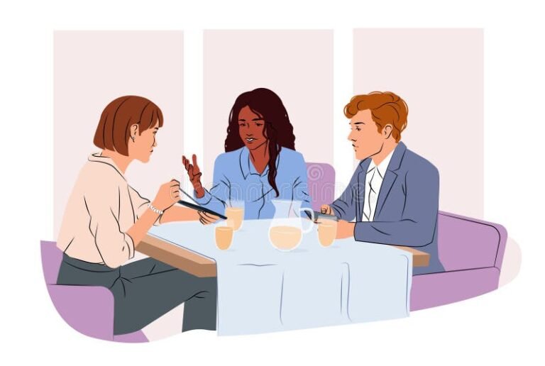 ihmiset keskustelemassa kahvipoydan aaressa