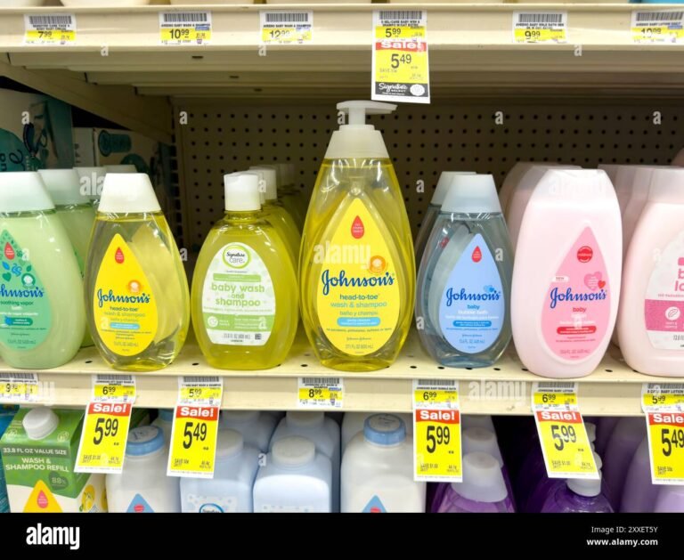 johnson johnsonin tuotteita kaupan hyllylla
