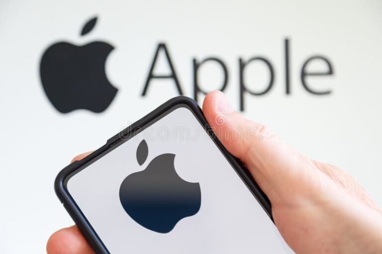 Miten Luo Apple Tili Vaiheittain Uudella Käyttäjällä 12 kasi ja alypuhelin apple logolla