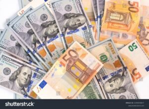 kateinen euro ja dollari rinnakkain