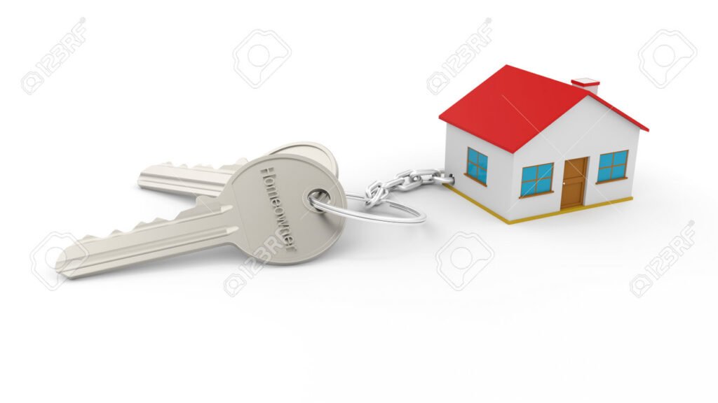 kotiavaimet avaimenperassa ja talon malli