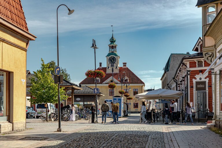 lansi suomen osuuspankin rakennus raumalla