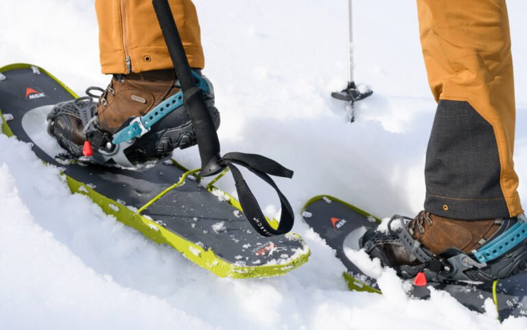 lumikenkailija valitsemassa voiteita sukseen