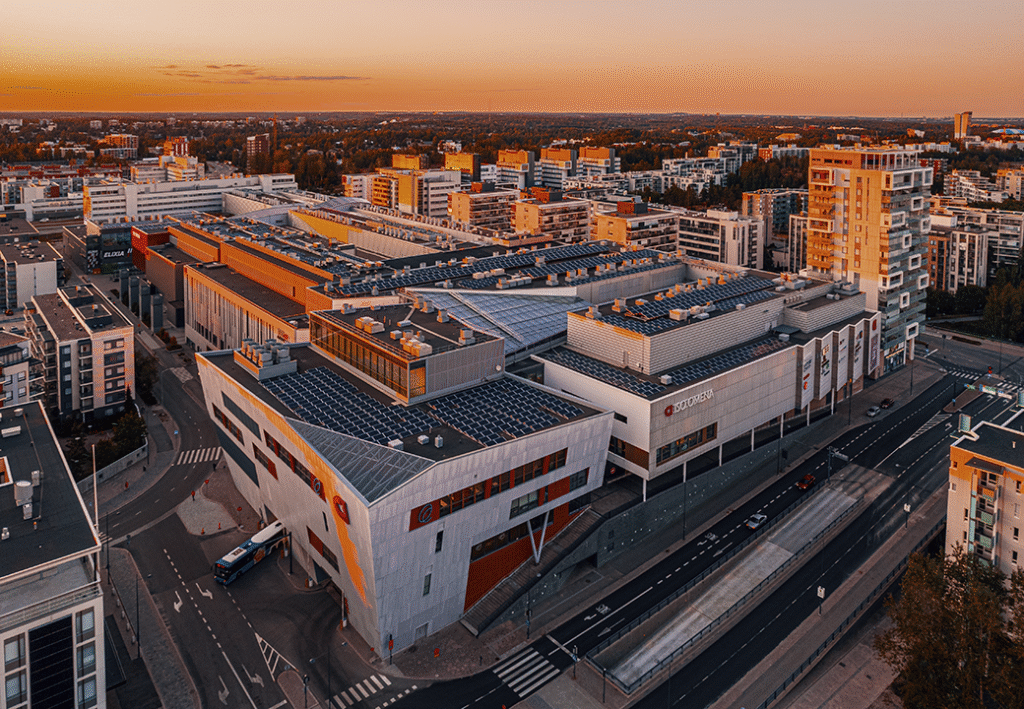 Miten Iso Omenan pysäköinnin maksaminen onnistuu helposti 1 moderni pysakointialue iso omenassa aurinkoisena paivana