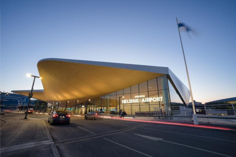 Missä Sijaitsee Jumbo Vantaan Prisma Ja Mitä Palveluita Sieltä Löytyy 36 prisma jumbo vantaan rakennuksen julkisivu kirkkaassa paivanvalossa