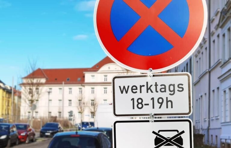 tyhja liikennemerkki moottoriajoneuvoilta paasy kielletty