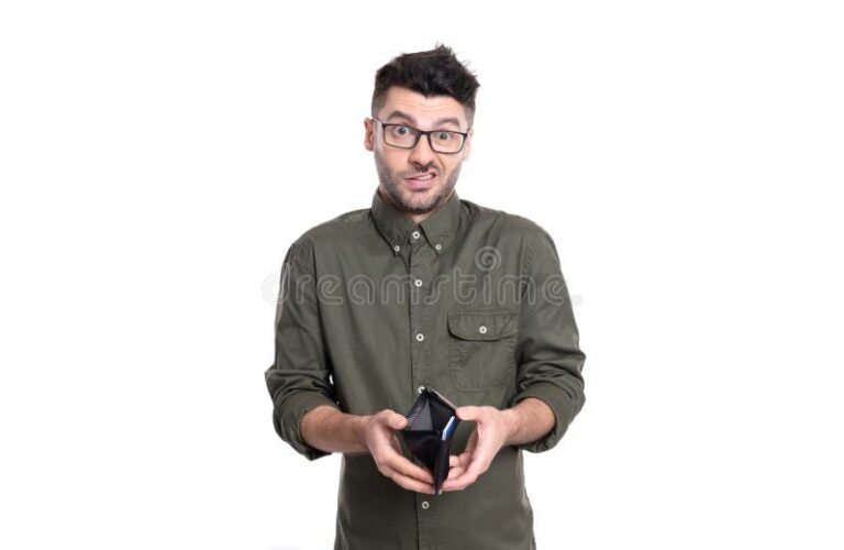 tyhja pankkitili ja hammentynyt henkilo